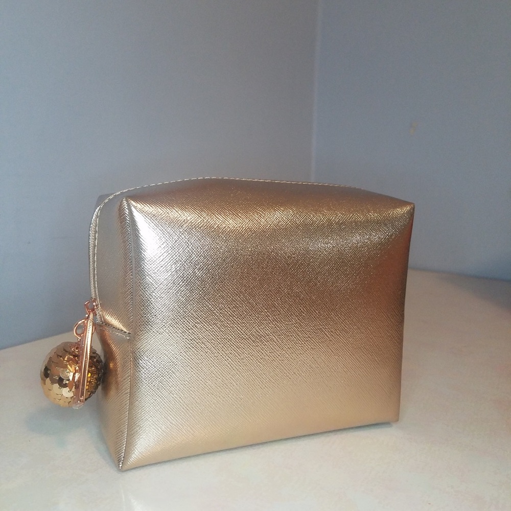 MAC Cosmetics Makeup Pouch